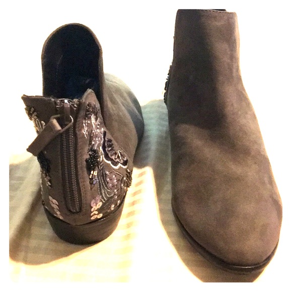 Reaction Kenneth Cole Shoes - Kenneth Cole Reaction embroidered booties, BNWOB